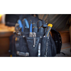 Multifunktionszange 14 Werkzeuge Wingman grau mit Etui - Box - Leatherman