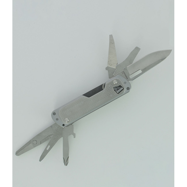 Messer mit 12 Werkzeugen Free T4 - Leatherman