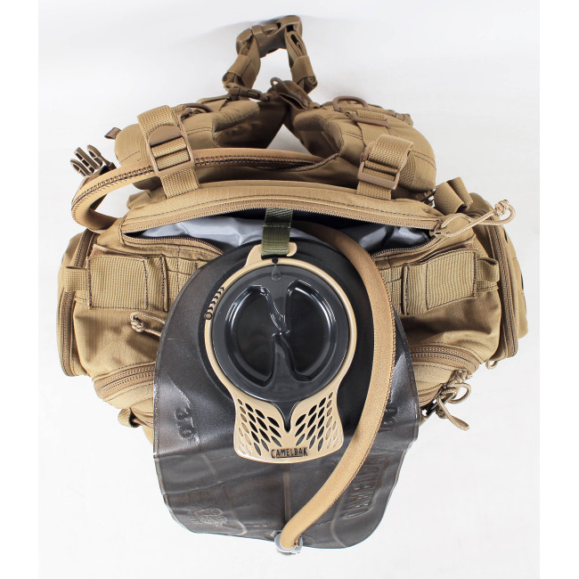 BFM Futura V3 Coyote Tasche - Camelbak