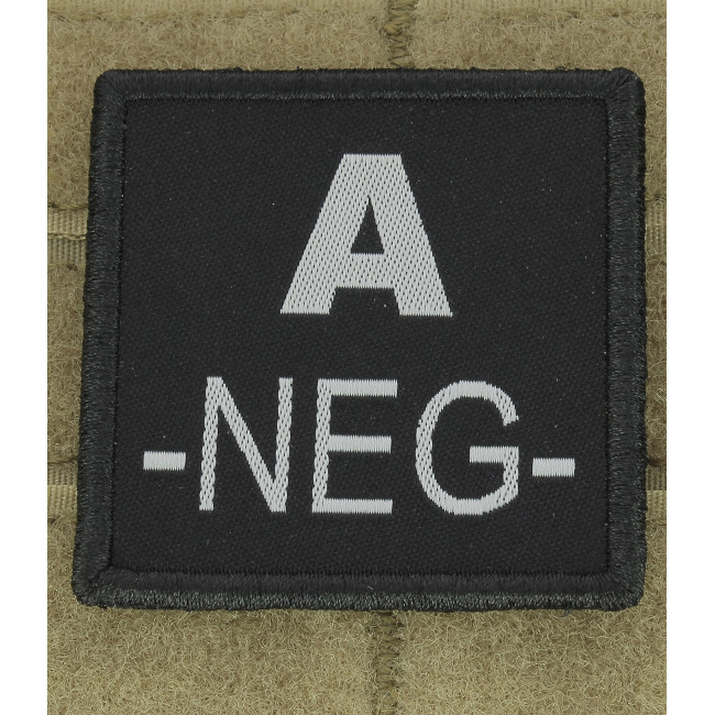 Patch bloedgroep A- geborduurd op zwarte stof - A10 Equipment