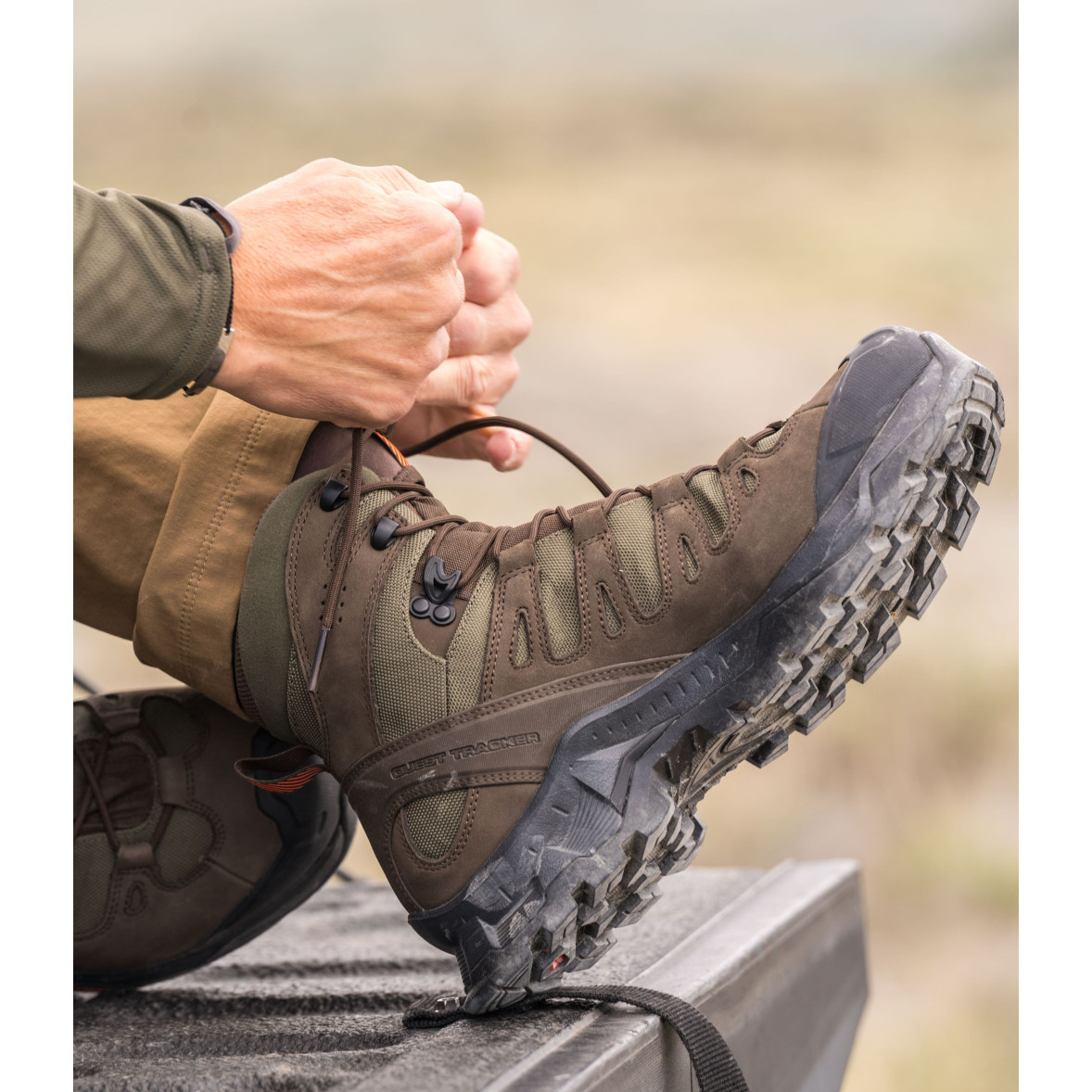 Quest Tracker GTX Shoes Brown Salomon