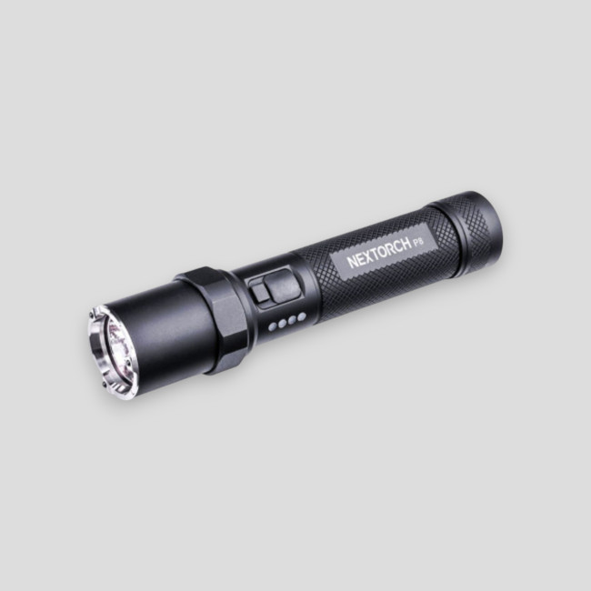 Lampe tactique rechargeable P8 (1 600 lumens) - Nextorch Lampe tactique rechargeable P8 (1 600 lumens) - Nextorch