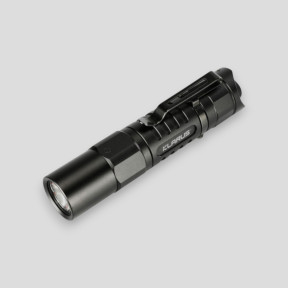 Kompakte wiederaufladbare taktische Taschenlampe XT1A (1.000 Lumen) - Schwarz - Klarus