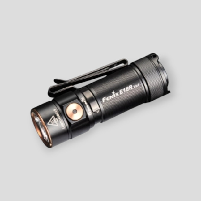Linterna recargable E18R V2 1200 lúmenes - Fenix