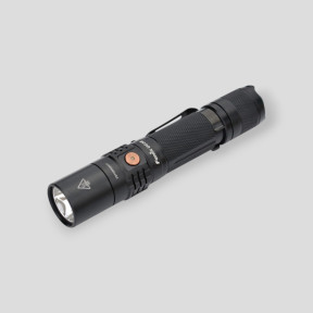 Fenix UC35 wiederaufladbare Taschenlampe - 1000 Lumen