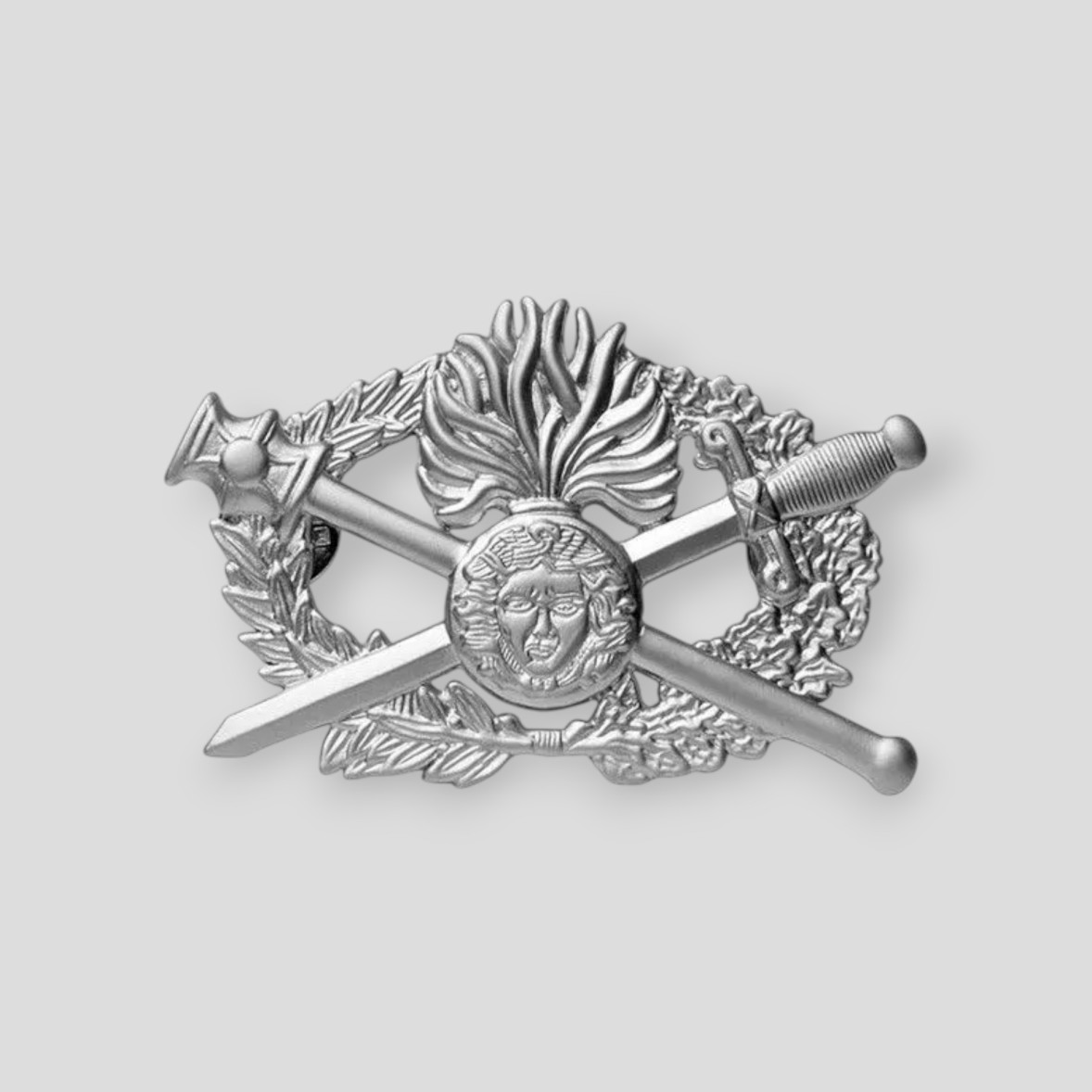 Insignia de metal, insignia OPJ, color plata.