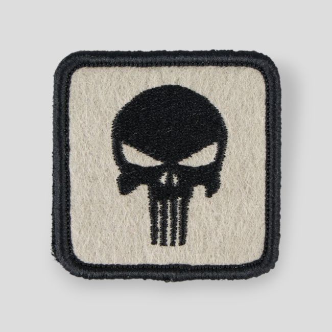 PARCHE BORDADO DE CALAVERA - Ares