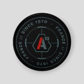 Geborduurd patch Signature Since 1970 - Olijfgroen/Rood - A10 Equipment