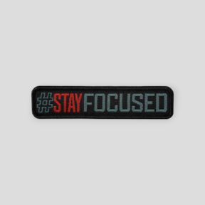 Bestickter Patch Signature Stay Focused - Betongrau/Rot - A10 Equipment