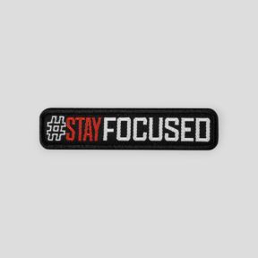 Naszywka haftowana Signature Stay Focused - Biały/Czerwony - A10 Equipment