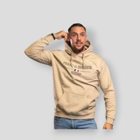 Geborduurde sweater Kracht & Eer Frankrijk - Light Sand - Summit Outdoor Lifestyle