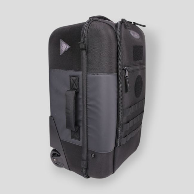 Walizka CABINS Full black - Dimatex