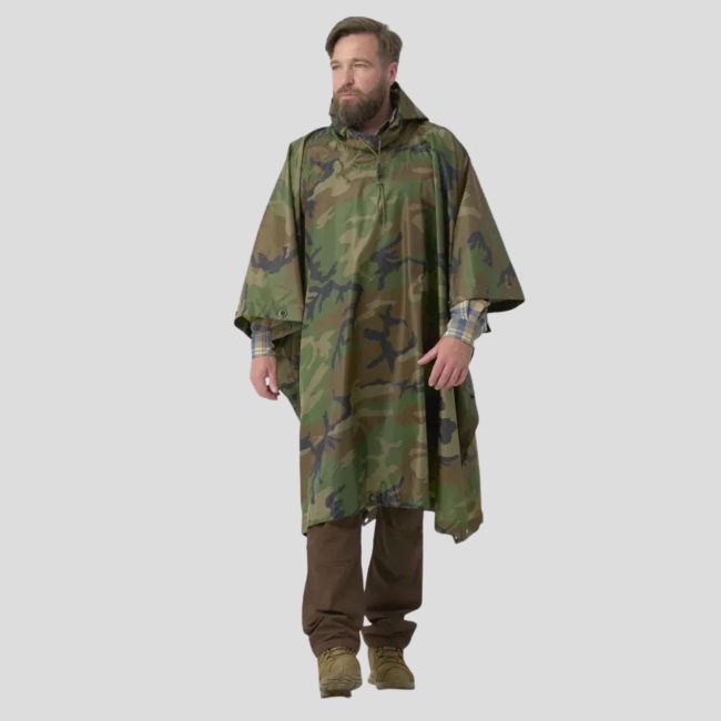 Ponczo model amerykański - US Woodland - Helikon
