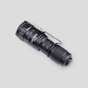 Compacte oplaadbare tactische lamp TA21 IR (1 300 lumen) - Nextorch