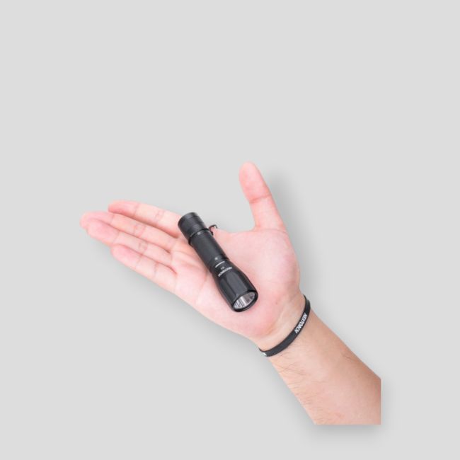 Kompaktowa latarka ładowalna C1 (140 lumenów) - Nextorch