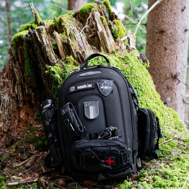 Mochila con carcasa rígida MATT 19L - Full Black - Dimatex
