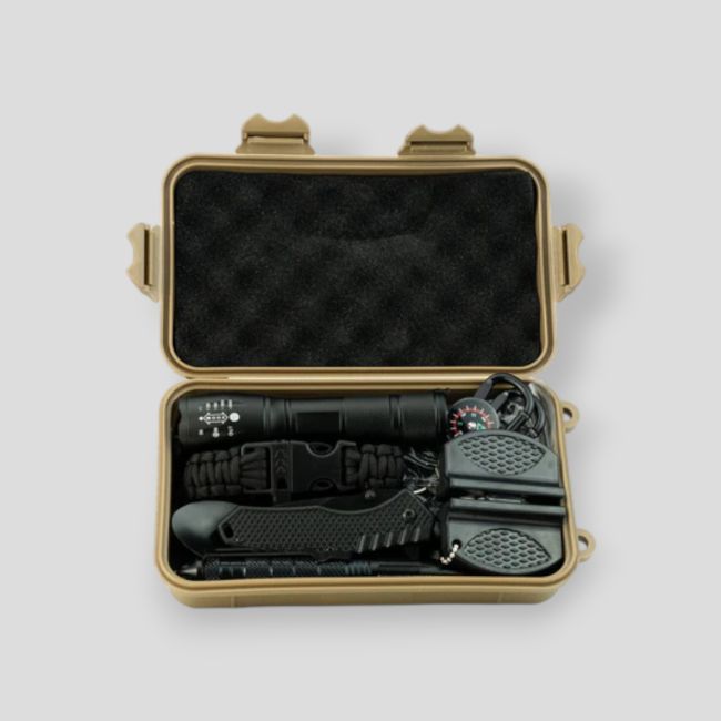 Kit di sopravvivenza con cassetta stagna - Highlander Outdoor