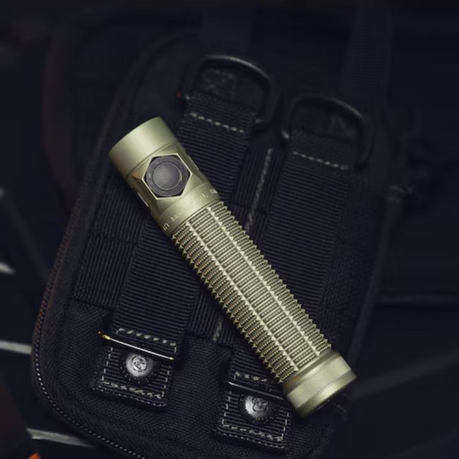 Linterna táctica Baton Ultra (1 800 lúmenes) - Verde Oliva - Olight