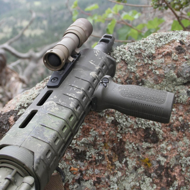 Adaptateur rail RVG M-LOK Noir - MAGPUL