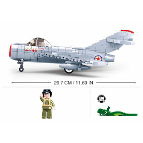 Alter russischer Kampfjet M38-B0983 - Sluban