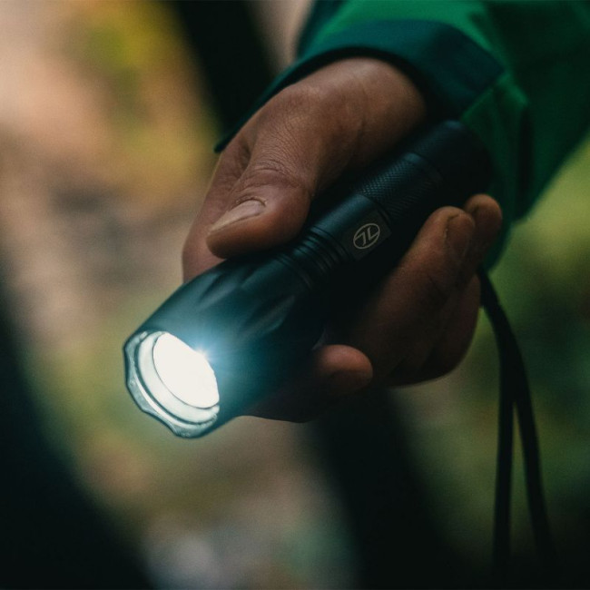 Lampe torche Orion 280 lumens avec zoom - Highlander