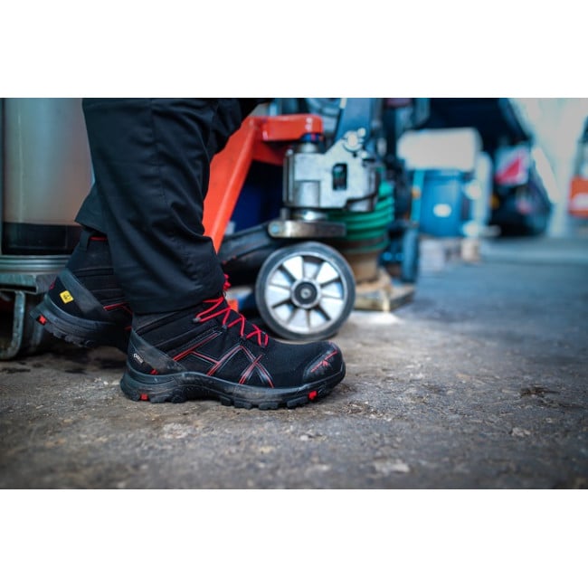 Chaussures de sécurité BLACK EAGLE Safety 40.1 mid/black-red - Haix