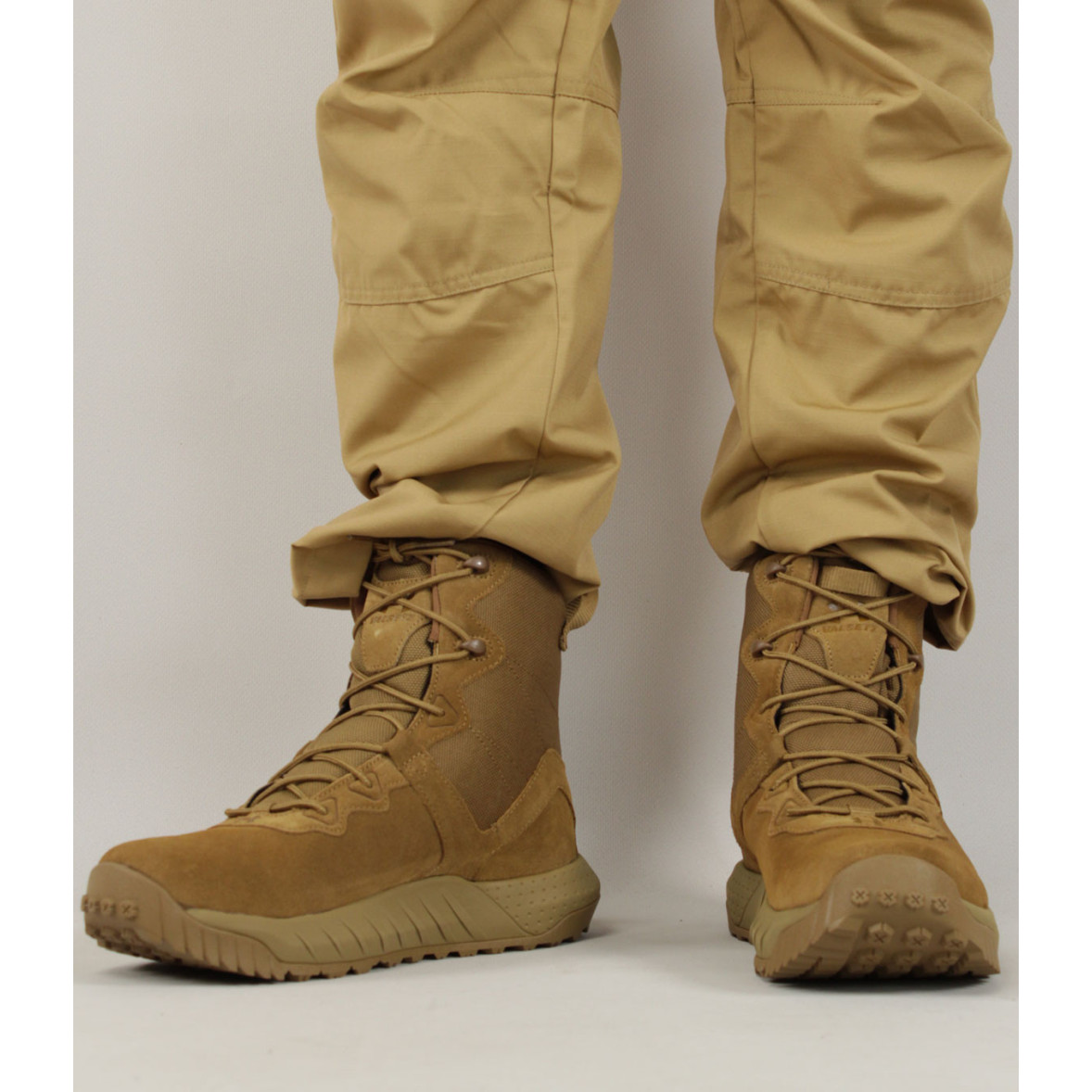 Botas Micro G Valsetz High Coyote para Hombre Under Armour